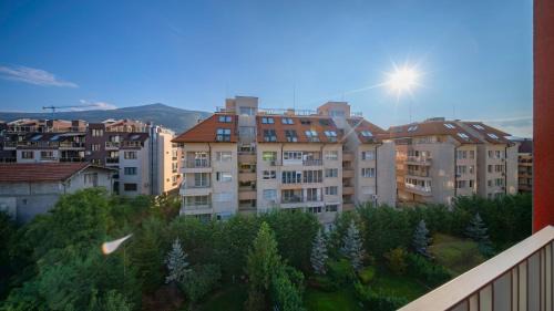 Vitosha District Apartment | Modern & Spacious Stay by Flat Mаnager