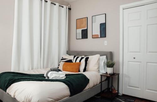 Grand Boulevard Apartment | Modern & Spacious Stay by Northwestern Hospital Bronzeville