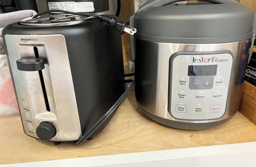 La Crescenta-Montrose Apartment | Modern studio with private patio