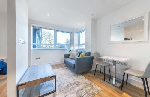 East Grinstead Apartment | Modern Studio Apartment in East Grinstead