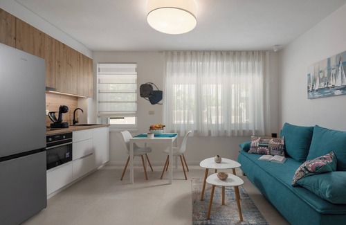 Zurkovo Apartment | Modern Studio Apartman 1 Desamani 975, Kostrena, Croatia