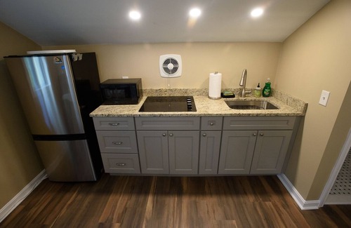Wakefield-Peacedale Apartment | Modern Studio Apt - 10 min to Narragansett Beach/URI
