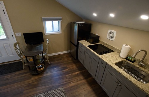 Wakefield-Peacedale Apartment | Modern Studio Apt - 10 min to Narragansett Beach/URI