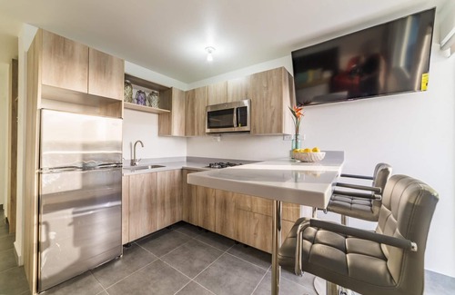 Kamay Apartment | Modern Studio Apt close to Beaches W/Parking