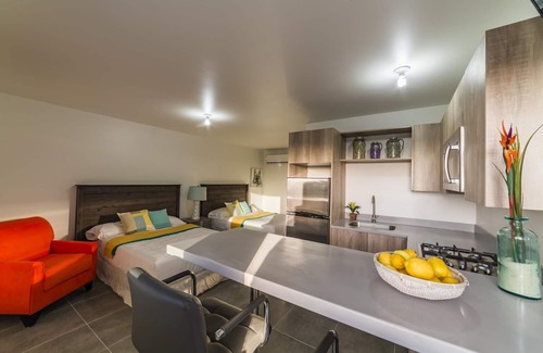 Kamay Apartment | Modern Studio Apt close to Beaches W/Parking