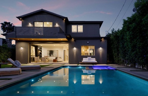 North Hollywood House | Modern Studio City 4BD Farmhouse w/Office
