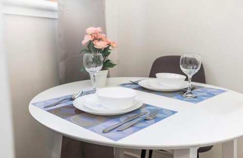 Centretown West Apartment | Modern Studio Condo - Mid-Chinatown