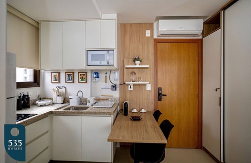 Caminho das Arvores Apartment | Modern Studio in upscale neighborhood near Mall