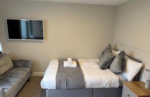 Thornton Heath Apartment | Modern Studio London Near Hospital
