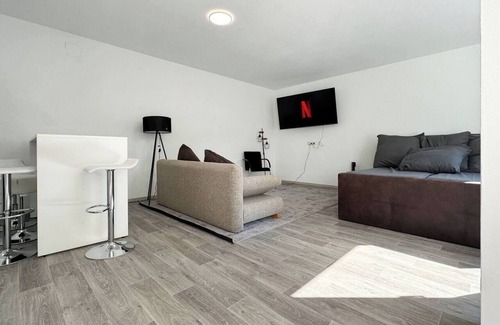 Oberboihingen Apartment | Modern Studio Sleep 5