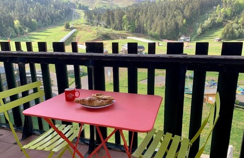 Laveissiere Apartment | Modern studio with balcony, near slopes, WIFI
