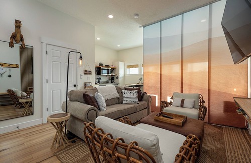 Kanab Apartment | Modern studio with kitchen, laundry, fire pit, grill, & red rock Views!