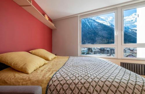 Chamonix City Centre Apartment | Modern Studio With Mont Blanc View And Pool