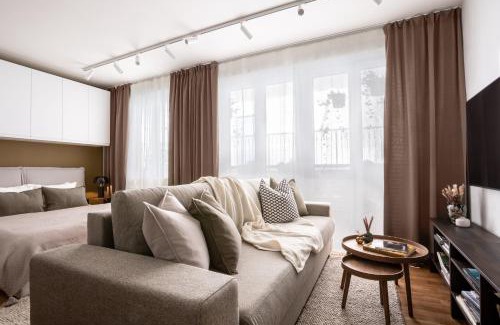 Karlin Apartment | Modern studio with terrace