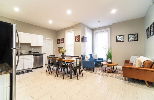 Downtown Apartment | Modern Stylish Unit in Wooster Sq, New Haven - This is a 29-night min booking