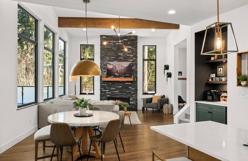 Cle Elum Cabin | Modern Suncadia cabin, private pool, 4 BD, game room. Dog friendly!