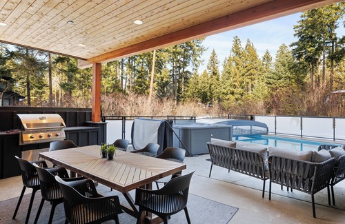 Cle Elum Cabin | Modern Suncadia cabin, private pool, 4 BD, game room. Dog friendly!