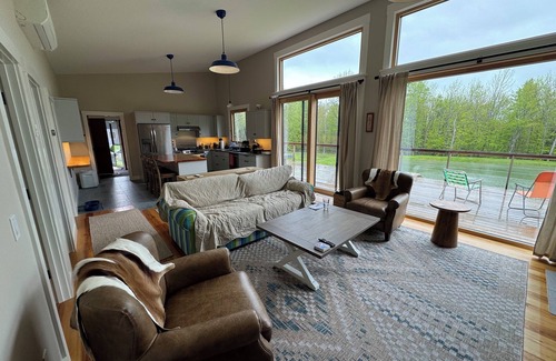 Morrisville House | Modern Top of the Hill 2-bedroom house in Morristown, 10 Min drive to Stowe