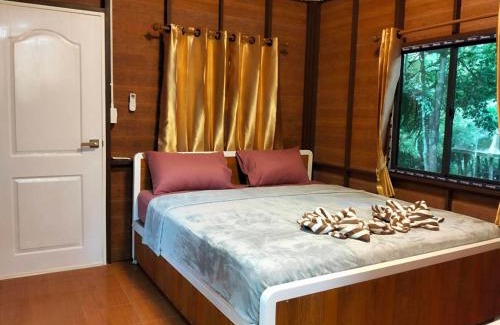 Phanom House | Modern Tor Tao camp