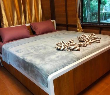 Phanom House | Modern Tor Tao camp