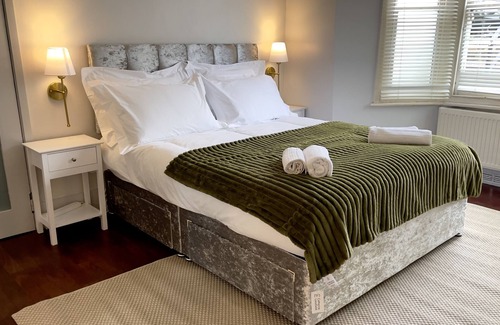 Dartmouth Park Apartment | Modern Town House Apartment, 1BDR & Garden, Emirates stadium & 10min kings Cross