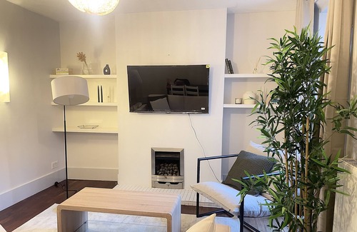 Dartmouth Park Apartment | Modern Town House Apartment, 1BDR & Garden, Emirates stadium & 10min kings Cross
