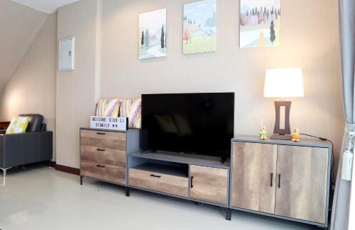 Hai Ya House | Modern Townhome at the Old City