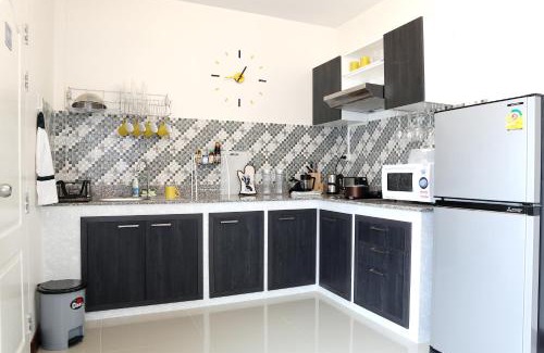 Hai Ya House | Modern Townhome at the Old City