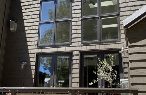 Healdsburg House | Modern Townhome - walking distance to Healdsburg Plaza