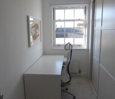 Devonport House | Modern townhouse in Mountwise