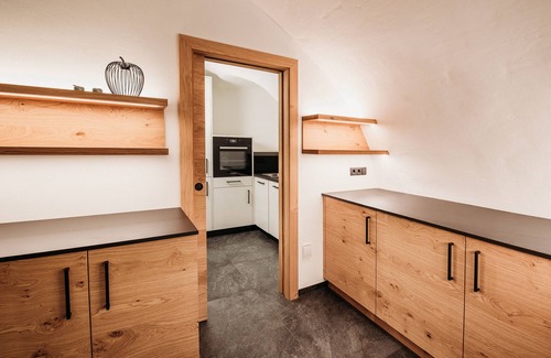 Bressanone Apartment | Modern-traditional apartment with private terrace
