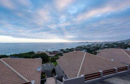 Brenton-on-Sea Apartment | Modern & Tranquil Mitai House