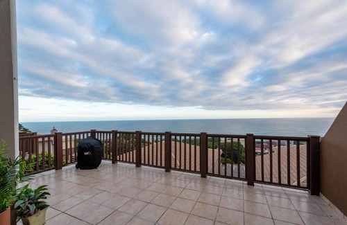 Brenton-on-Sea Apartment | Modern & Tranquil Mitai House