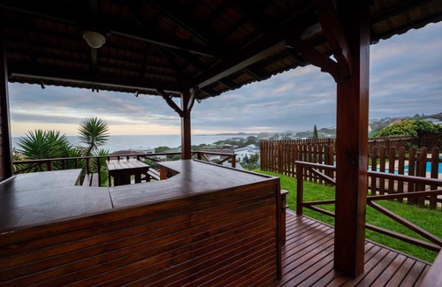 Brenton-on-Sea Apartment | Modern & Tranquil Mitai House