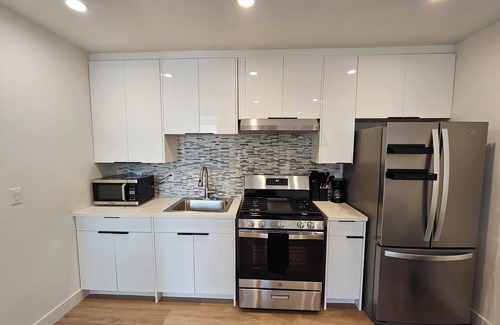 Panorama City House | Modern Traveler's Escape 2BR/1BA