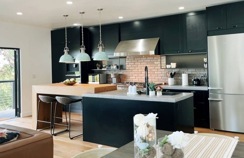 Sherman Oaks Villa | Modern Treehouse with Million-Dollar Views - UCLA & Beverly Hills