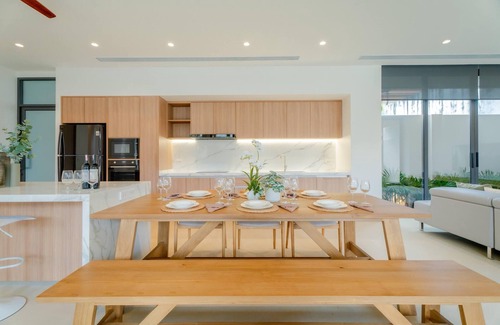 Ban Saiyuan Villa | Modern Tropical Pool Villa - Saiyuan