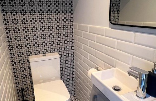 Worcester House | Modern Two Bed House With EV Off Road Parking