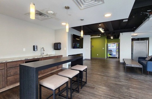 Historic Southwest Apartment | Modern Urban Loft - Close to Mayo Clinic, Free Parking!