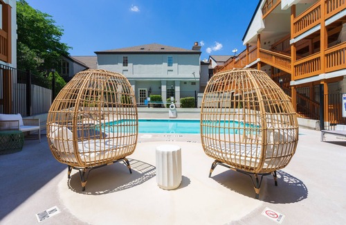 Garden Hills Apartment | Modern Urban Oasis in Prime Buckhead, Atlanta