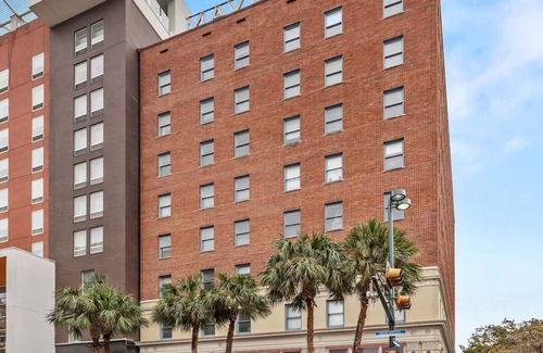 Downtown San Antonio Apartment | Modern Urban Retreat Steps from River Walk | Ideal for City Lovers & Explorers