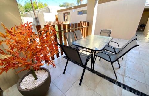 Worcester Apartment | Modern Van Riebeeck Park Accomodation