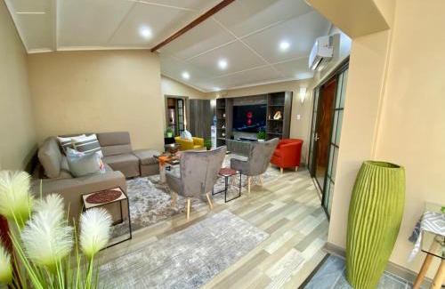 Worcester Apartment | Modern Van Riebeeck Park Accomodation