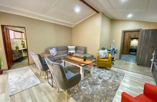 Worcester Apartment | Modern Van Riebeeck Park Accomodation