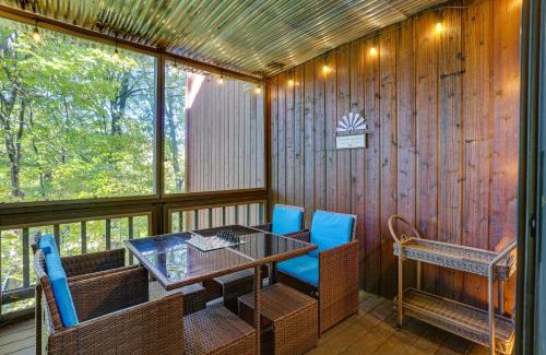 Vernon Apartment | Modern Vernon Township Condo Near Ski and Water Park