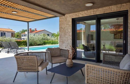 Kadumi Villa | Modern villa Albona with pool and jacuzzi in Porec