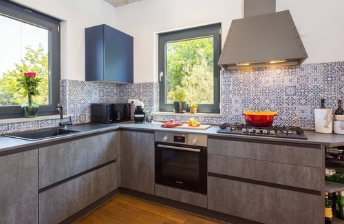 Vrznaveri Villa | Modern Villa Leonardo with an outdoor pool