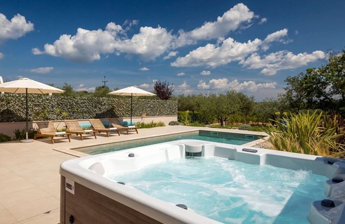 Kadumi Villa | Modern villa San Vincenti with pool in Porec