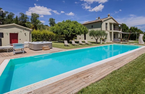 Ripe Villa | Modern villa with heated pool and Jacuzzi, near Ripe, just 20 minutes from the beach of Senigallia