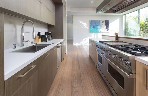 Melrose Villa | Modern Weho Luxury Stunning High Ceiling + Rooftop